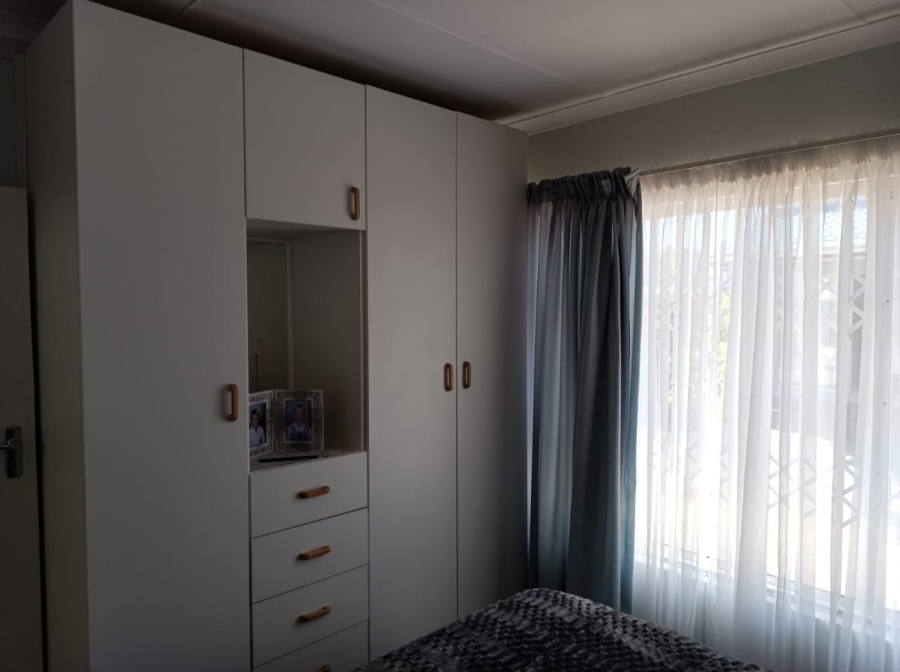 2 Bedroom Property for Sale in Hartenbos Central Western Cape